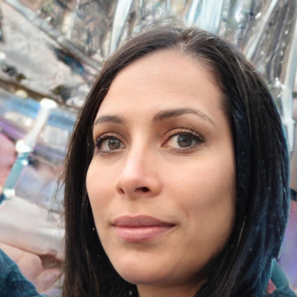 Portrait von Finanzexpertin Sarah Hoffmann