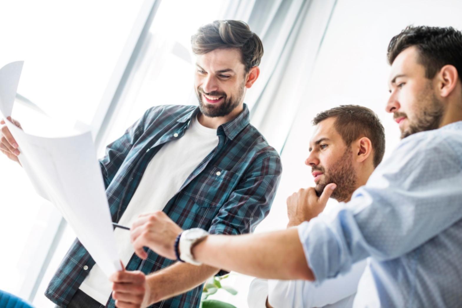 Moderne Arbeitsumgebung für Finanzanalyse